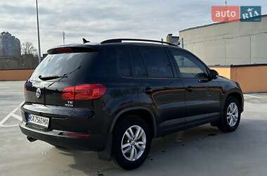 Внедорожник / Кроссовер Volkswagen Tiguan 2016 в 