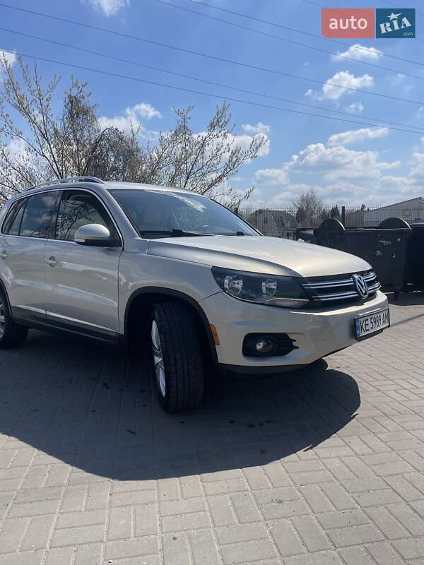 Внедорожник / Кроссовер Volkswagen Tiguan 2011 в Новомосковске фото 2 Внедорожник / Кроссовер Volkswagen Tiguan 2011 в Новомосковске