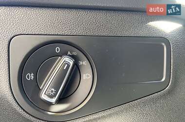Внедорожник / Кроссовер Volkswagen Tiguan 2018 в 