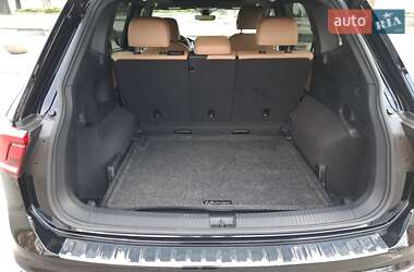 Внедорожник / Кроссовер Volkswagen Tiguan 2023 в 
