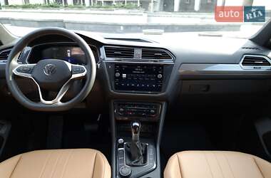 Внедорожник / Кроссовер Volkswagen Tiguan 2023 в 