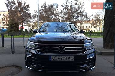 Внедорожник / Кроссовер Volkswagen Tiguan 2023 в 