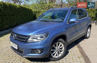Позашляховик / Кросовер Volkswagen Tiguan 2012 в 