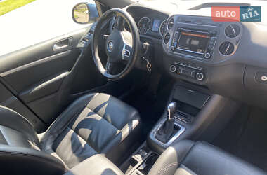 Позашляховик / Кросовер Volkswagen Tiguan 2012 в 