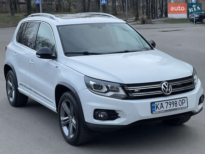 Внедорожник / Кроссовер Volkswagen Tiguan 2016 в 
