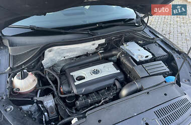 Позашляховик / Кросовер Volkswagen Tiguan 2012 в 