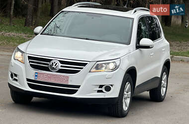 Внедорожник / Кроссовер Volkswagen Tiguan 2011 в 
