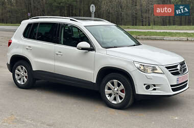 Внедорожник / Кроссовер Volkswagen Tiguan 2011 в 