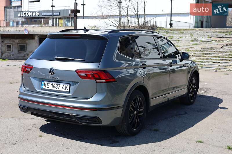 Позашляховик / Кросовер Volkswagen Tiguan 2021 в 
