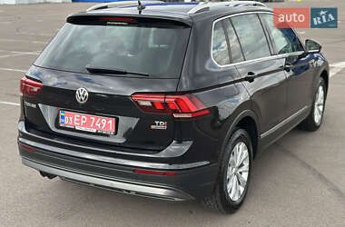 Внедорожник / Кроссовер Volkswagen Tiguan 2018 в 