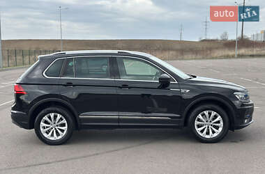 Внедорожник / Кроссовер Volkswagen Tiguan 2018 в 