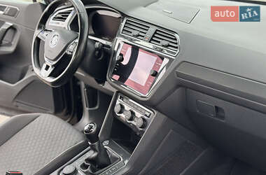 Внедорожник / Кроссовер Volkswagen Tiguan 2018 в 