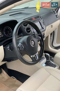 Внедорожник / Кроссовер Volkswagen Tiguan 2011 в 