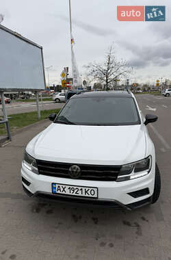 Внедорожник / Кроссовер Volkswagen Tiguan 2018 в 
