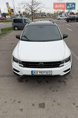 Внедорожник / Кроссовер Volkswagen Tiguan 2018 в 