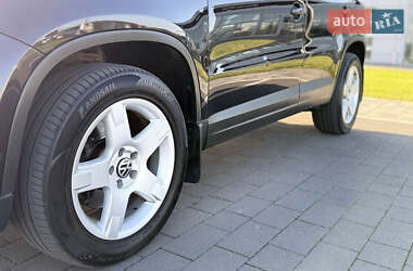 Внедорожник / Кроссовер Volkswagen Tiguan 2009 в 