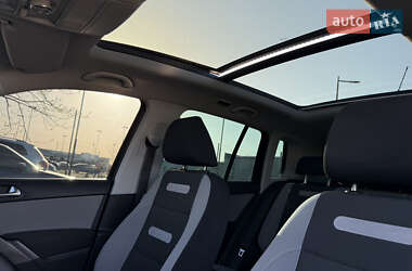 Внедорожник / Кроссовер Volkswagen Tiguan 2009 в 