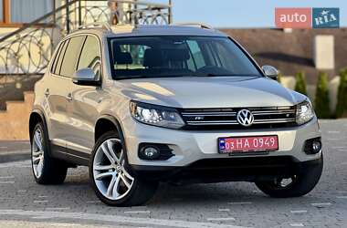 Позашляховик / Кросовер Volkswagen Tiguan 2012 в 