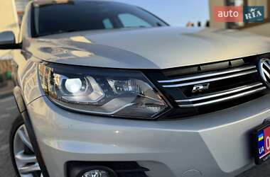 Позашляховик / Кросовер Volkswagen Tiguan 2012 в 