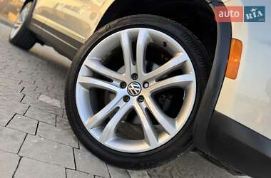 Позашляховик / Кросовер Volkswagen Tiguan 2012 в 
