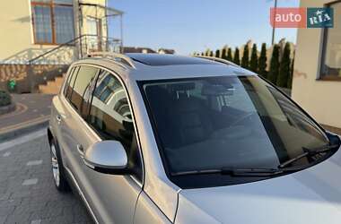 Позашляховик / Кросовер Volkswagen Tiguan 2012 в 
