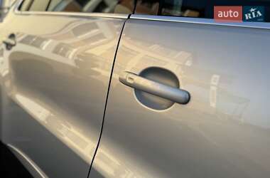 Позашляховик / Кросовер Volkswagen Tiguan 2012 в 