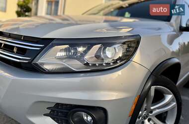 Позашляховик / Кросовер Volkswagen Tiguan 2012 в 