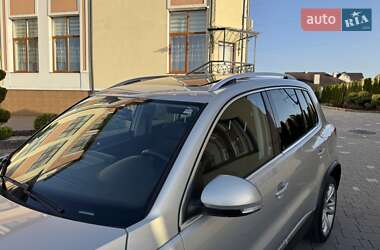 Позашляховик / Кросовер Volkswagen Tiguan 2012 в 