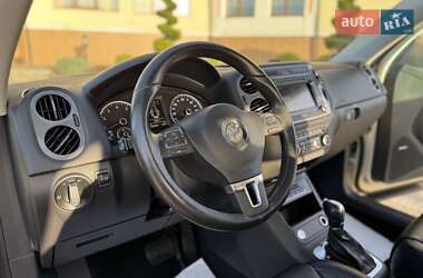 Позашляховик / Кросовер Volkswagen Tiguan 2012 в 