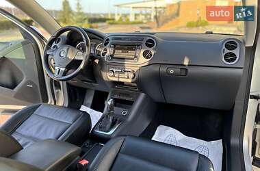 Позашляховик / Кросовер Volkswagen Tiguan 2012 в 