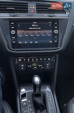 Внедорожник / Кроссовер Volkswagen Tiguan 2019 в 
