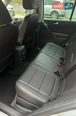 Внедорожник / Кроссовер Volkswagen Tiguan 2010 в 