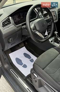Внедорожник / Кроссовер Volkswagen Tiguan 2024 в 