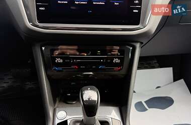 Внедорожник / Кроссовер Volkswagen Tiguan 2024 в 