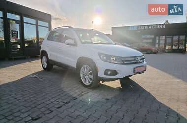 Позашляховик / Кросовер Volkswagen Tiguan 2015 в 