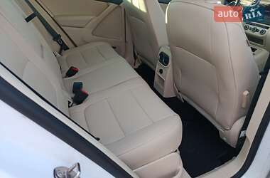 Позашляховик / Кросовер Volkswagen Tiguan 2015 в 
