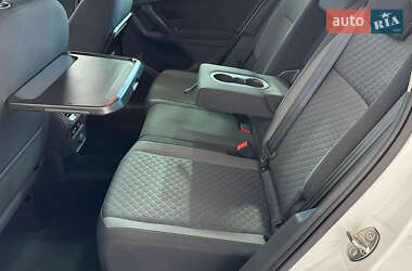 Внедорожник / Кроссовер Volkswagen Tiguan 2017 в 