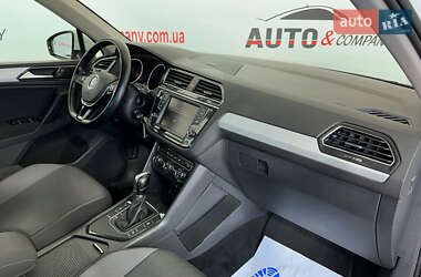 Внедорожник / Кроссовер Volkswagen Tiguan 2017 в 