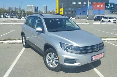 Внедорожник / Кроссовер Volkswagen Tiguan 2016 в 