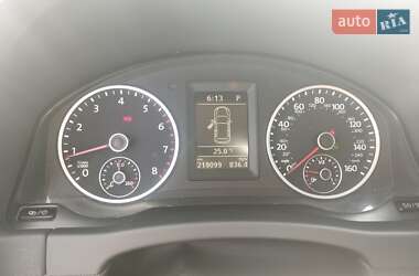 Внедорожник / Кроссовер Volkswagen Tiguan 2016 в 