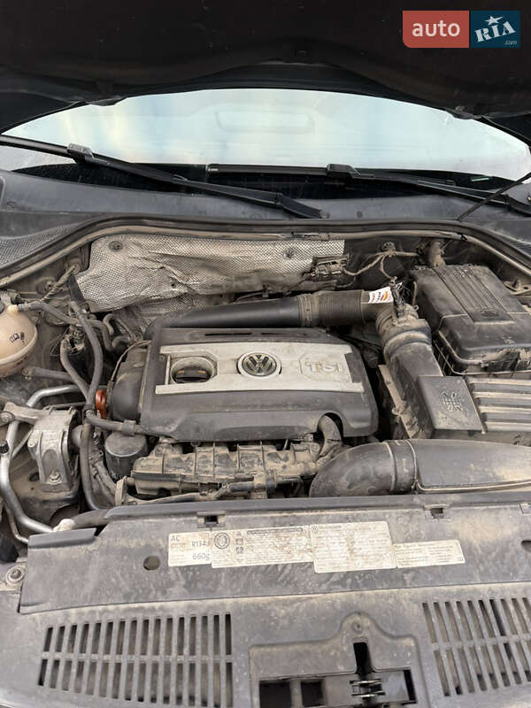Внедорожник / Кроссовер Volkswagen Tiguan 2012 в Луцке