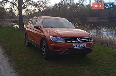 Внедорожник / Кроссовер Volkswagen Tiguan 2018 в 