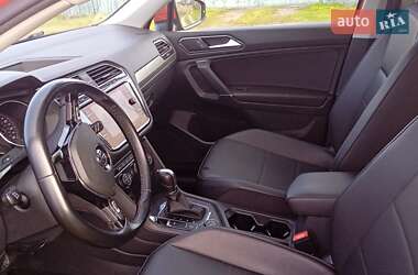 Внедорожник / Кроссовер Volkswagen Tiguan 2018 в 