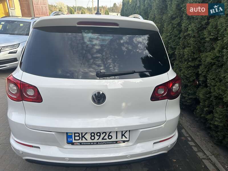 Позашляховик / Кросовер Volkswagen Tiguan 2009 в Радивиліві