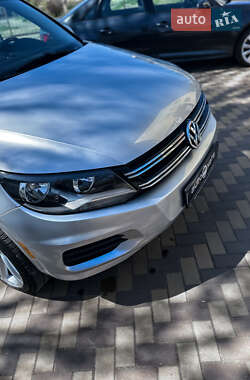 Внедорожник / Кроссовер Volkswagen Tiguan 2015 в 