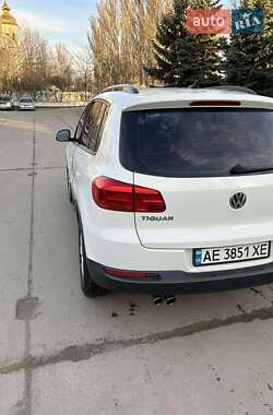 Внедорожник / Кроссовер Volkswagen Tiguan 2017 в 