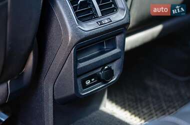 Внедорожник / Кроссовер Volkswagen Tiguan 2021 в 