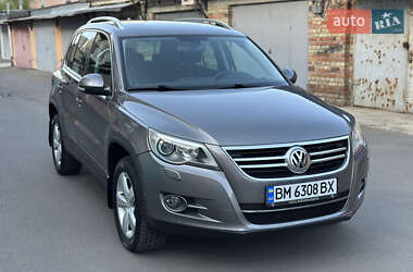 Внедорожник / Кроссовер Volkswagen Tiguan 2010 в 