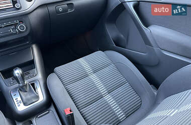 Внедорожник / Кроссовер Volkswagen Tiguan 2010 в 