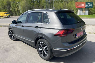 Внедорожник / Кроссовер Volkswagen Tiguan 2018 в 